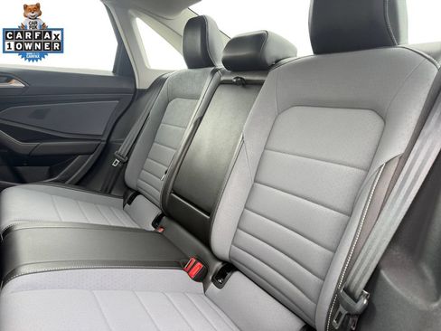 Used 2025 Volkswagen Jetta SE FWD image 14