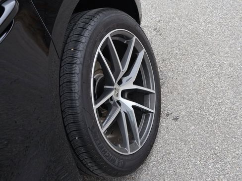 New 2026 Porsche Macan image 36