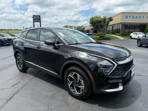 Used 2024 Kia Sportage LX AWD/4WD image 1