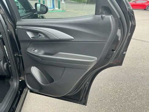 Used 2025 Chevrolet TrailBlazer LT AWD/4WD image 15