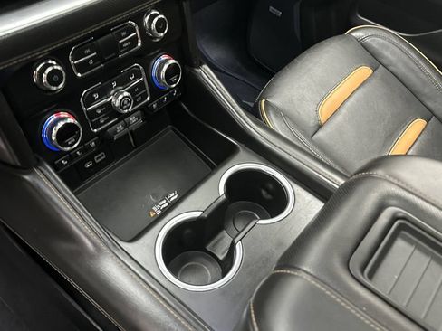Used 2022 GMC Yukon XL AT4 AWD/4WD image 15
