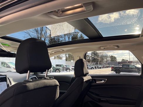 Used 2024 Ford Edge SEL w/ Convenience Package image 11