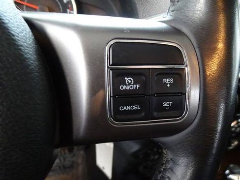 Used 2018 Jeep Wrangler Unlimited Sahara image 7