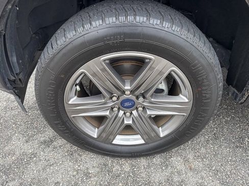 Used 2020 Ford F150 Lariat w/ Equipment Group 502A Luxury image 9