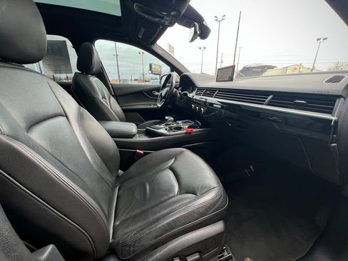 Used 2017 Audi Q7 3.0T Premium image 30