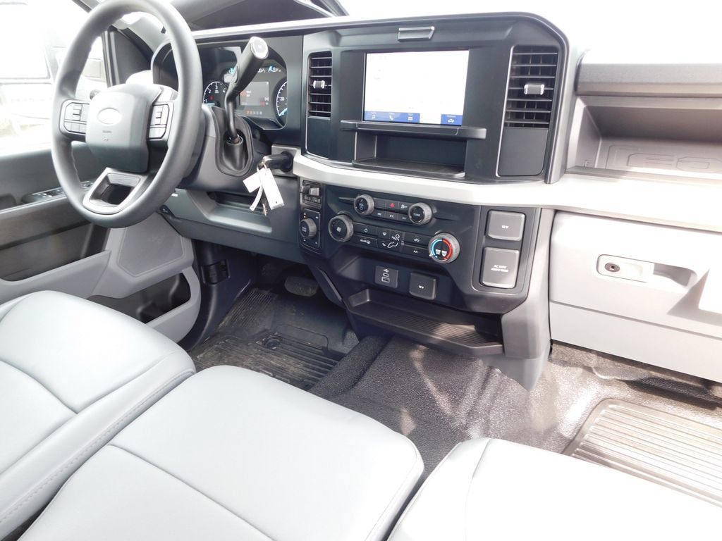 New 2025 Ford F350 XL w/ XL Chrome Package AWD/4WD image 19