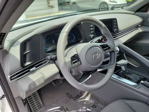 Certified 2026 Hyundai Elantra Sport FWD image 17