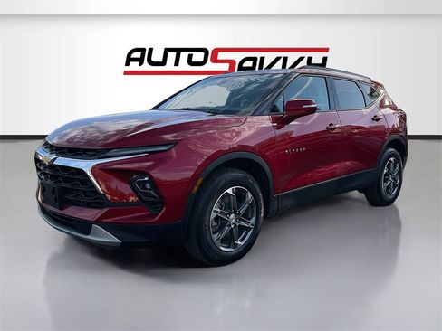 Used 2025 Chevrolet Blazer LT image 3