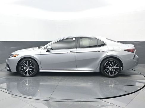 Used 2024 Toyota Camry SE image 23