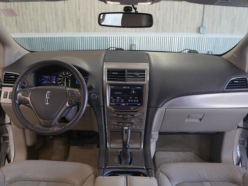 Used 2013 Lincoln MKX FWD image 17