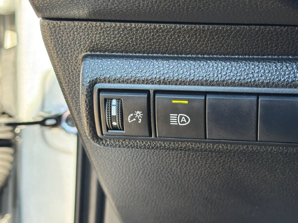 Used 2021 Toyota Corolla SE FWD image 18
