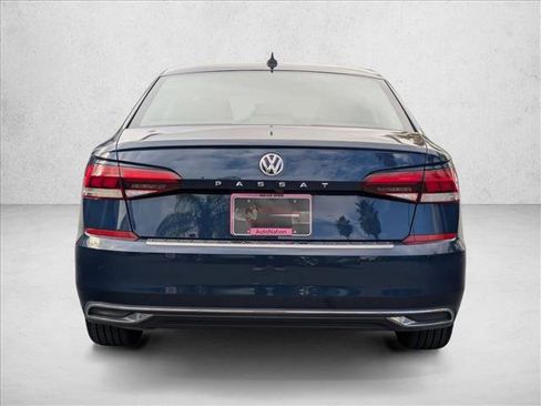 Used 2022 Volkswagen Passat 2.0T SE image 7