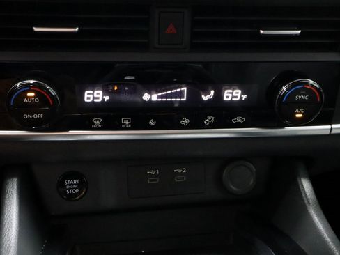 Certified 2025 Nissan Rogue SV image 30