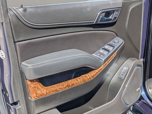 Used 2019 Chevrolet Tahoe Premier AWD/4WD image 17