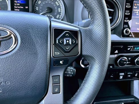 Used 2023 Toyota Tacoma TRD Off-Road w/ TRD Premium Off Road Package AWD/4WD image 24