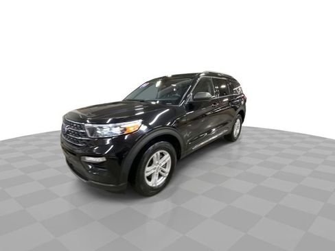 Used 2023 Ford Explorer XLT w/ Equipment Group 202A image 6