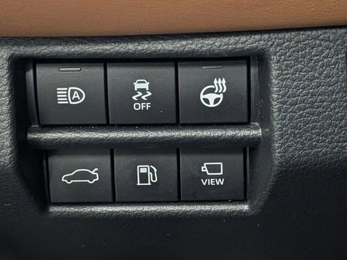 Used 2019 Toyota Avalon Limited image 23