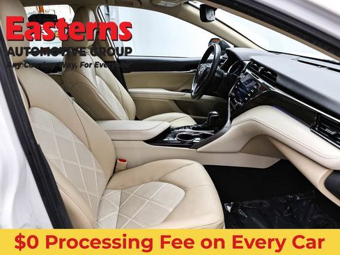 Used 2019 Toyota Camry XLE w/ Carpet Mat Package FWD image 25