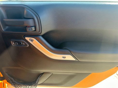 Used 2013 Jeep Wrangler Rubicon w/ PWR Convenience Group AWD/4WD image 26