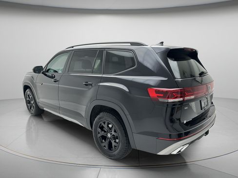 Used 2026 Volkswagen Atlas Peak Edition AWD/4WD image 7
