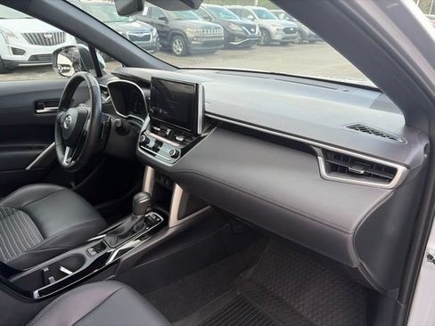 Used 2023 Toyota Corolla Cross AWD Hybrid w/ Convenience Package image 11