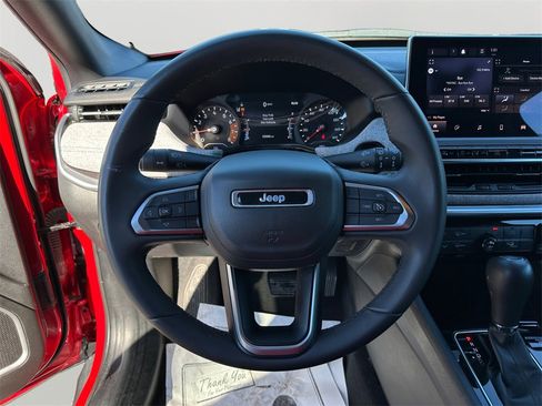 Used 2024 Jeep Compass Latitude image 19