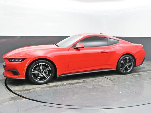 Used 2024 Ford Mustang Coupe image 4