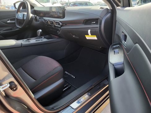 New 2026 Nissan Sentra SR w/ Floor Mat Package image 13