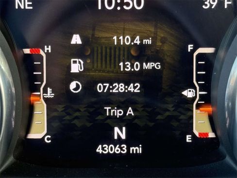 Used 2019 Jeep Wrangler Unlimited Sahara image 14