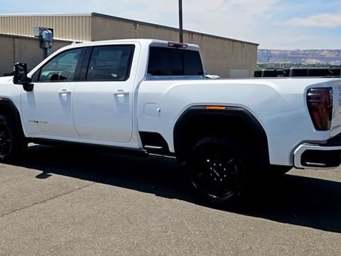 New 2026 GMC Sierra 2500 AT4 w/ AT4 Premium Plus Package AWD/4WD image 6