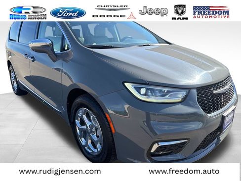 Used 2021 Chrysler Pacifica Limited w/ Premium & Safety Sphere Group AWD/4WD image 7