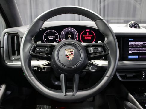 Certified 2025 Porsche Cayenne image 28