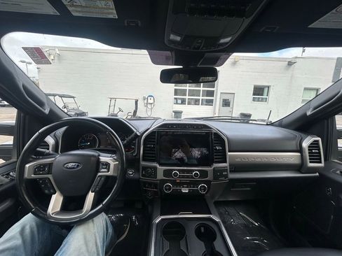 Used 2022 Ford F350 Platinum w/ Tremor Off-Road Package AWD/4WD image 22
