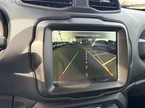 Used 2023 Jeep Renegade Altitude image 22