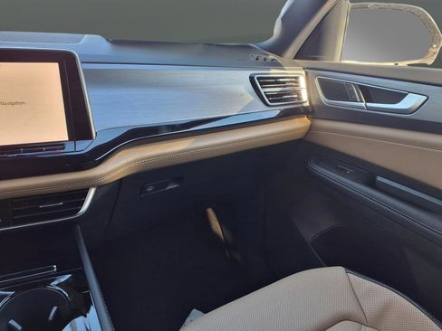 New 2026 Volkswagen Atlas Cross Sport SE image 18