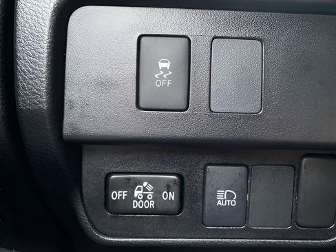 Used 2021 Toyota Tacoma TRD Off-Road image 15