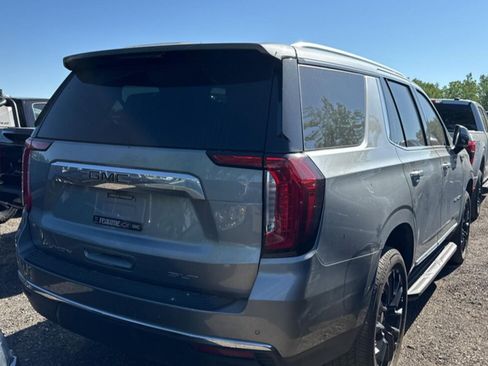 Used 2024 GMC Yukon SLT w/ SLT Luxury Package AWD/4WD image 3
