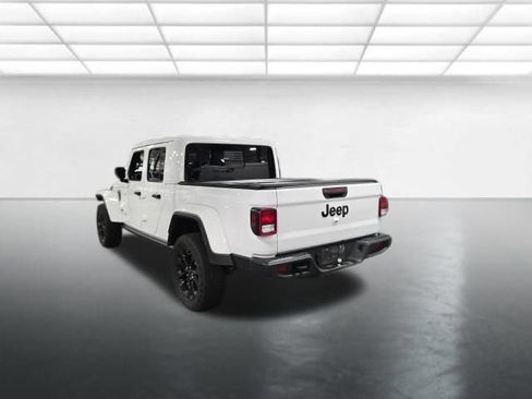 Used 2025 Jeep Gladiator Sport AWD/4WD image 7