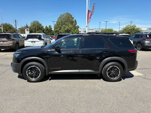 Used 2025 Nissan Pathfinder Rock Creek AWD/4WD image 9