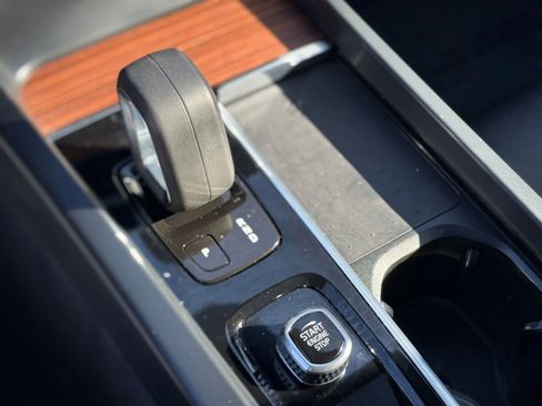 Used 2022 Volvo S60 B5 Momentum image 16