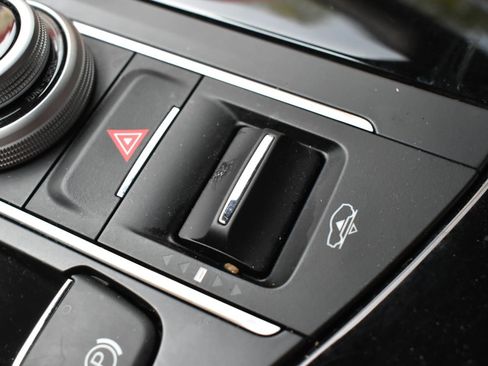 Used 2022 Maserati Levante GT AWD/4WD image 29