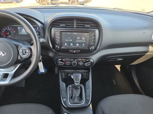 Used 2020 Kia Soul LX image 16