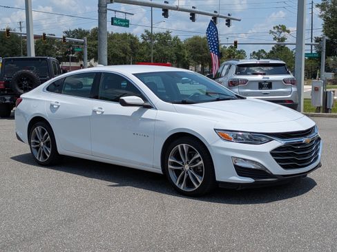Used 2024 Chevrolet Malibu LT FWD image 2