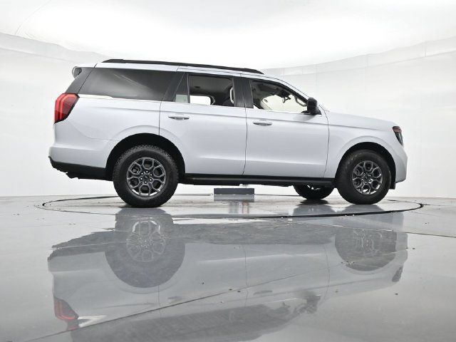 Used 2025 Ford Expedition Active RWD image 36