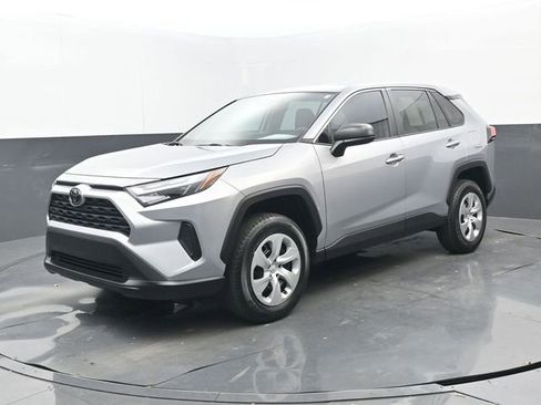Used 2024 Toyota RAV4 LE image 22