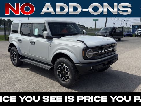 New 2026 Ford Bronco Outer Banks AWD/4WD image 1