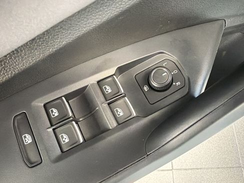 New 2026 Volkswagen Jetta SE FWD image 13