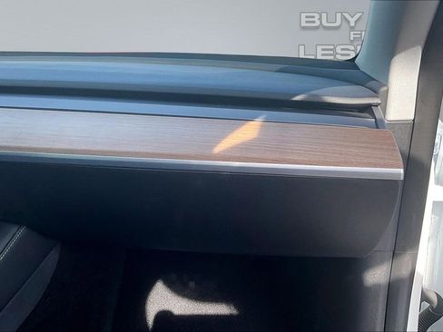 Used 2022 Tesla Model Y Long Range AWD/4WD image 17