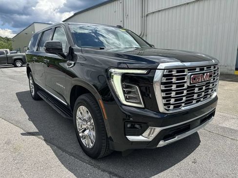Used 2025 GMC Yukon XL Denali w/ LPO, Floor Liner Package AWD/4WD image 11