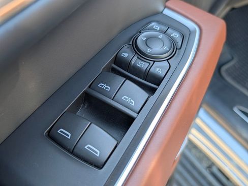 Used 2025 GMC Sierra 2500 Denali Ultimate image 25